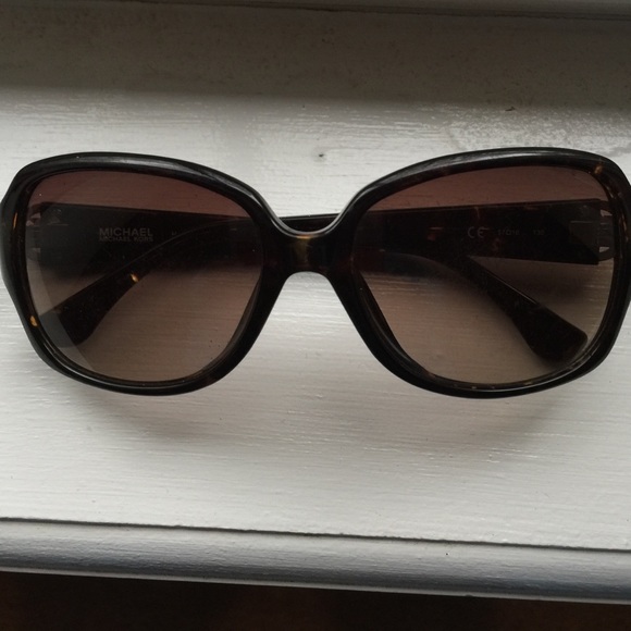 MICHAEL KORS SUNGLASSES