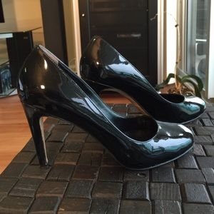 Cole Haan Nike Air blk patent pump.