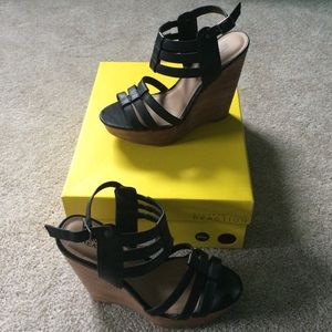Brand New Kenneth Cole black wedges