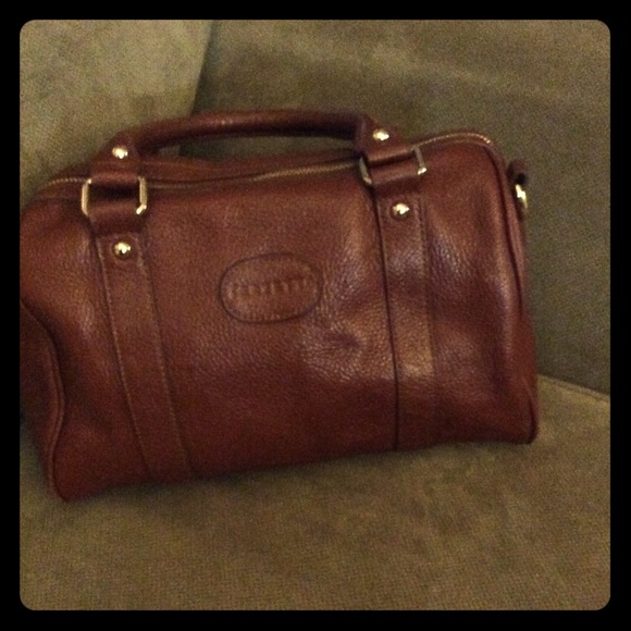 Terzetto handbag in a beautiful caramel color.