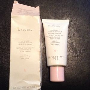 Mary Kay Advanced Moisture Renewal Treatment Cream