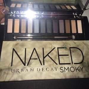Brand new urban decay smoky pallete