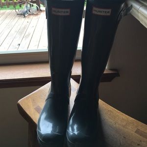Glossy grey Hunter Boots