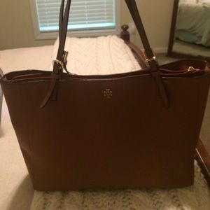 Brown Tory purse