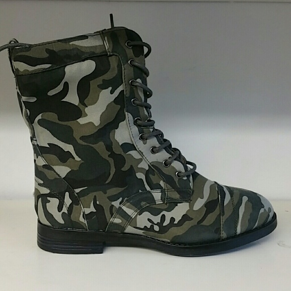 Womens Brand New Forever Fatigue Boots size 7
