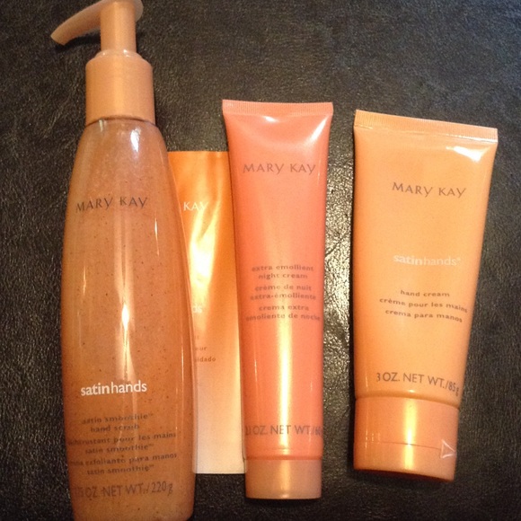 Mary Kay Satin Hands Pampering Set