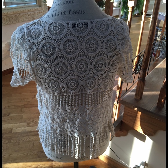 💕 NWOT cream lace top with fringe 💕 - Picture 2 of 3