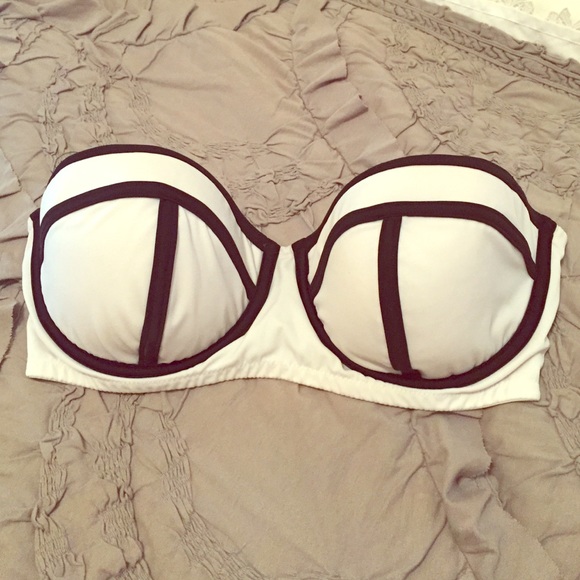 Strapless Triangl Dupe Top