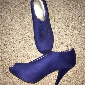 Very cute and comfortable heels!!