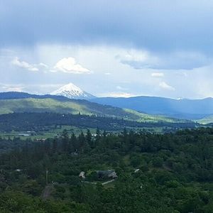 Meet your Posher, Lara