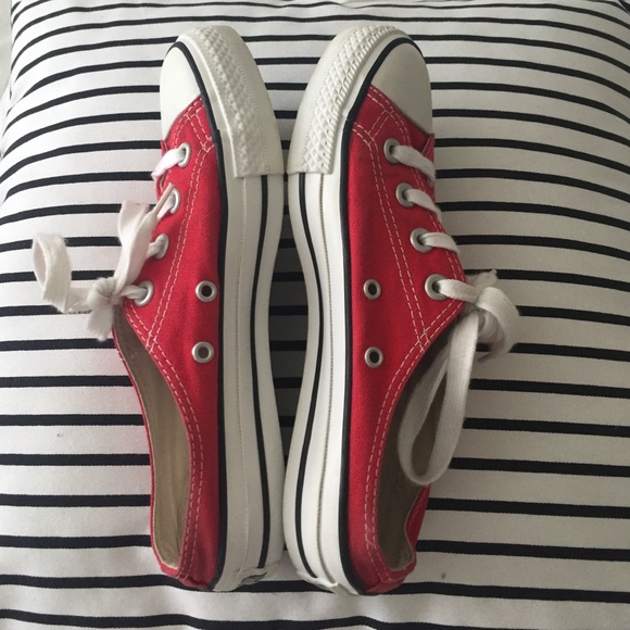 VINTAGE 90's🎉 CONVERSE CHERRY🍒RED