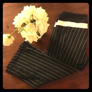 Size 8 B&W lulu crops