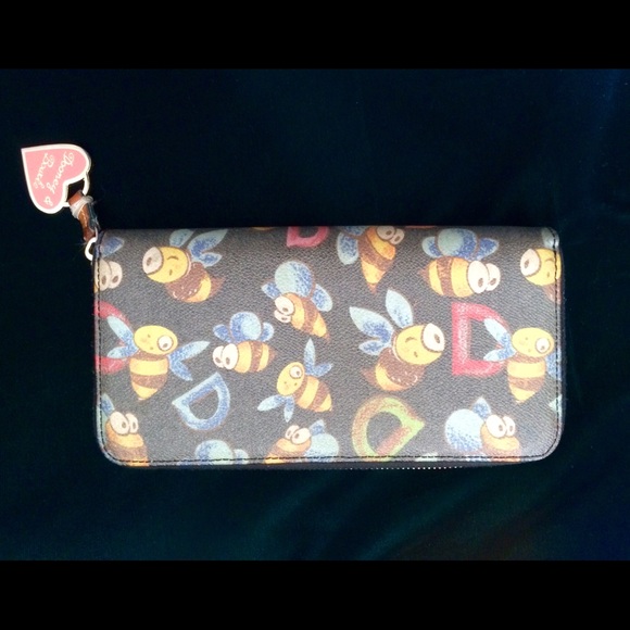 Dooney & Bourke Handbags - 👛 RARE Dooney & Bourke Bee "D" Wallet - Buy Now!!