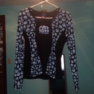 Long sleeve black and skull t-shirt