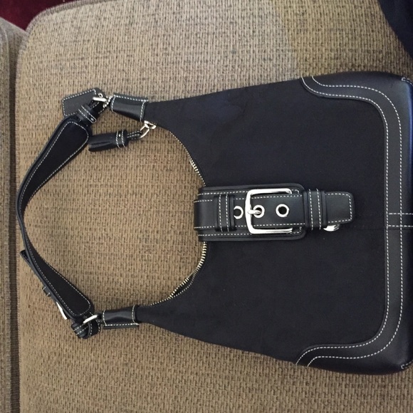 Coach purse with a free wallet . - Picture 1 of 3