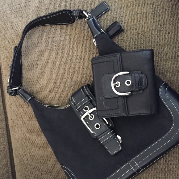 Coach purse with a free wallet . - Picture 3 of 3