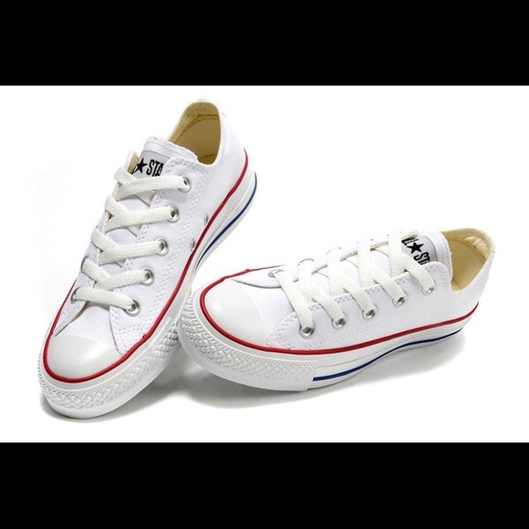 Fresh nice white low top converse
