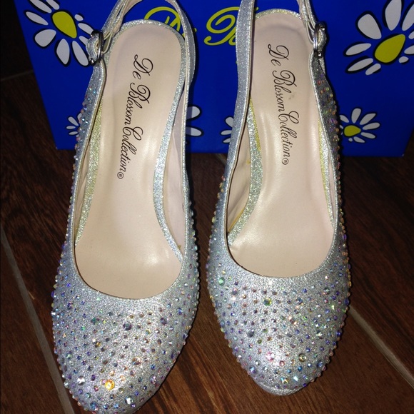 Heels - Picture 4 of 4