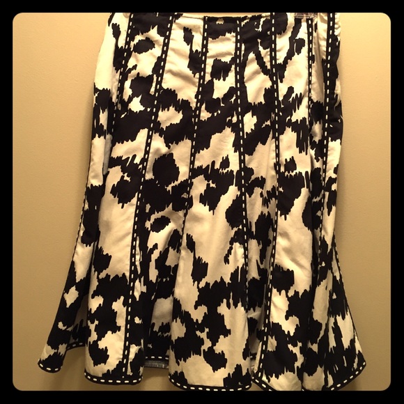 CAbi black and white multi panel skirt - Picture 1 of 2