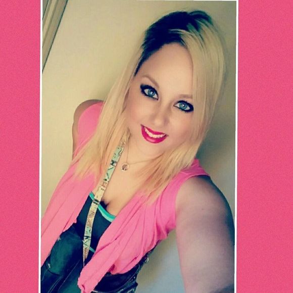 Meet your Posher, Laura - Picture 1 of 1