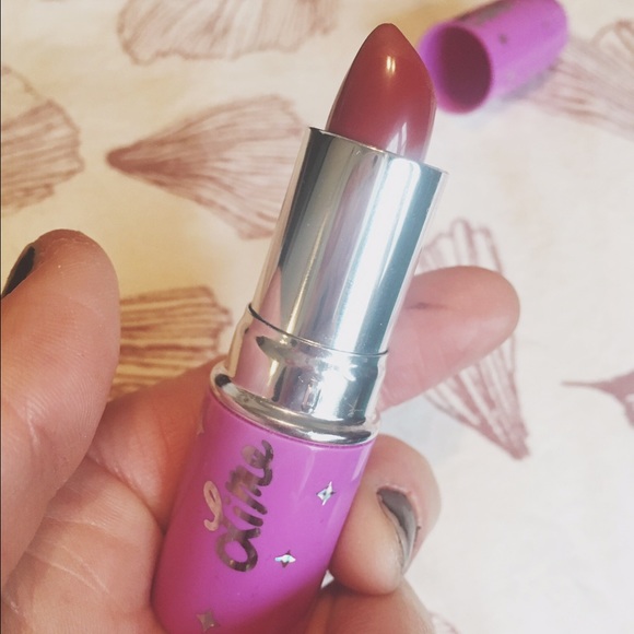 lime crime lipstick in glamour