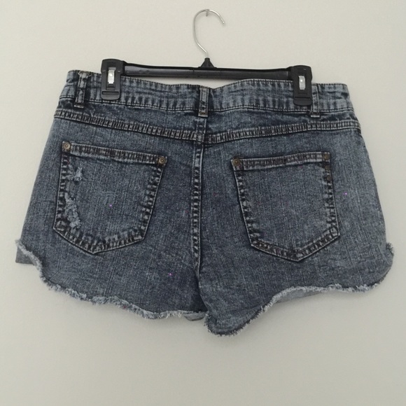Denim shorts - Picture 2 of 2