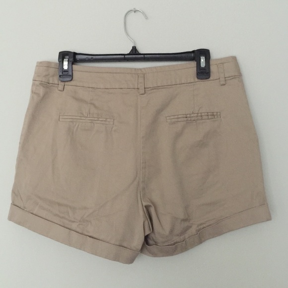 Forever 21 beige shorts! Like new! - Picture 2 of 2