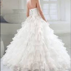 Wedding dress