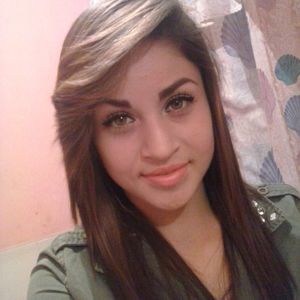 Meet your Posher, Anahi