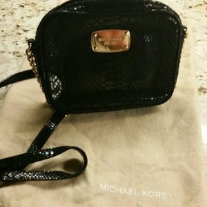 Michael kors cross body