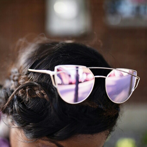 Accessories | Lavender trendy cat eye sunnies - Picture 2 of 4