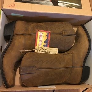 Woman's Durango cowboy boots