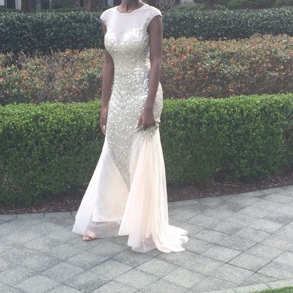 PRIMAVERA COUTURE DRESS - Picture 1 of 3