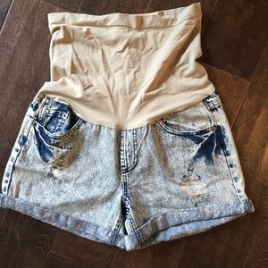 Maternity shorts