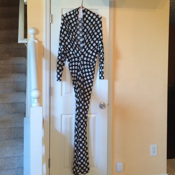 Gorgeous polyester polls dot dress!