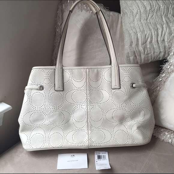 Authentic Coach Tote - White - Picture 2 of 4