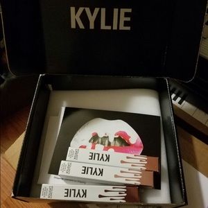 Kylie Jenner Metal Matte Lipstick