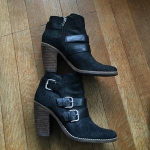 DV Dolce Vita black booties size 7