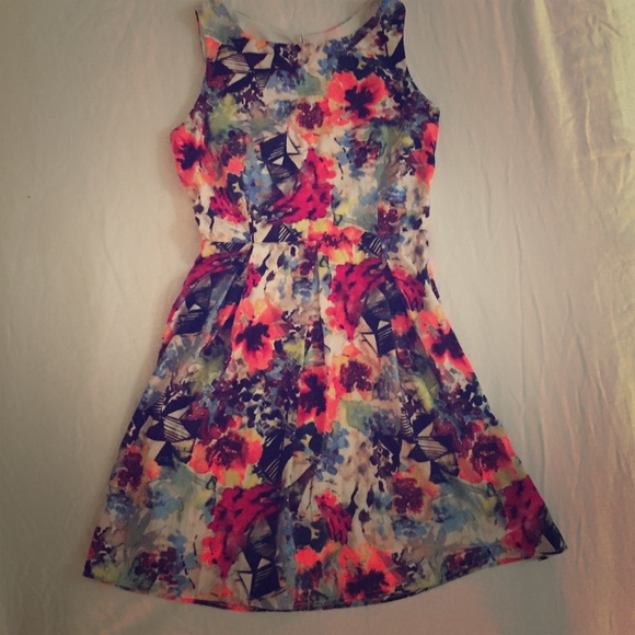 Barely worn. - Picture 1 of 2