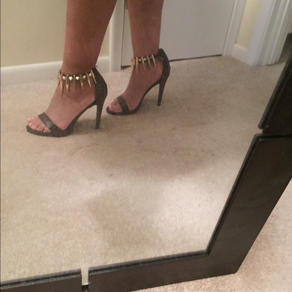 Black and Brown heels from Just Fab - Picture 3 of 3