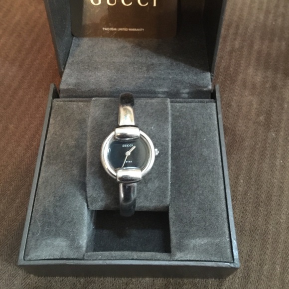 Authentic Gucci 1400L Bangle Watch main image 4