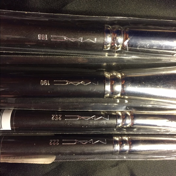Are these fake or real?? I need your help!!