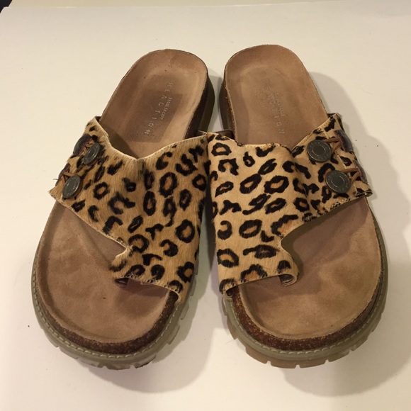 Kenneth Cole Reaction Sandals (8) Leopard print!
