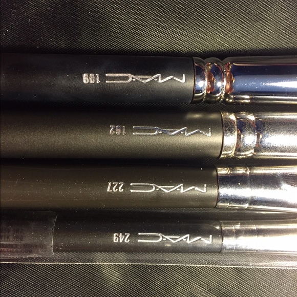 Are these real or fake?? I need help!!