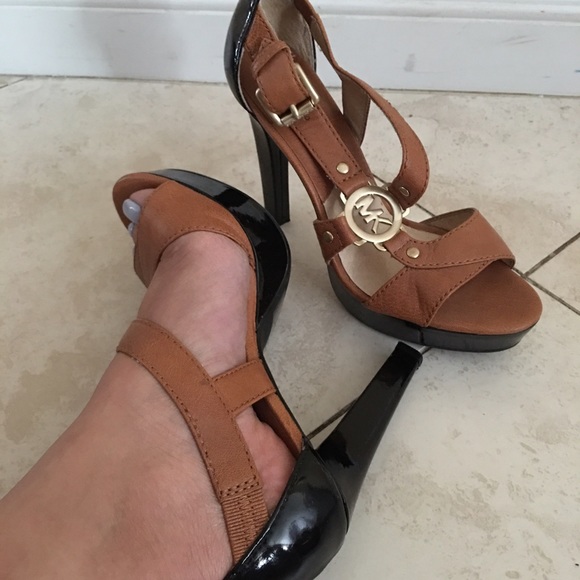 Michael Kors heels - Picture 3 of 3