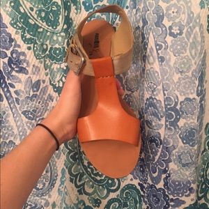 Cute leather summer sandals!