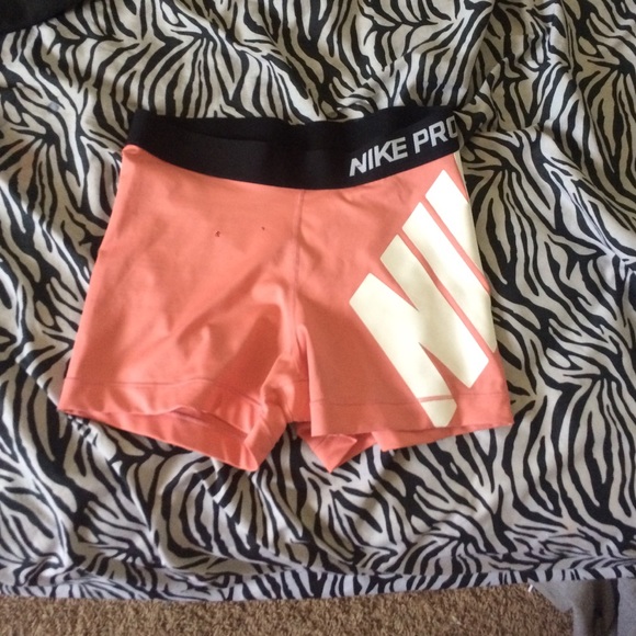 Nike Pants - pink Nike pros
