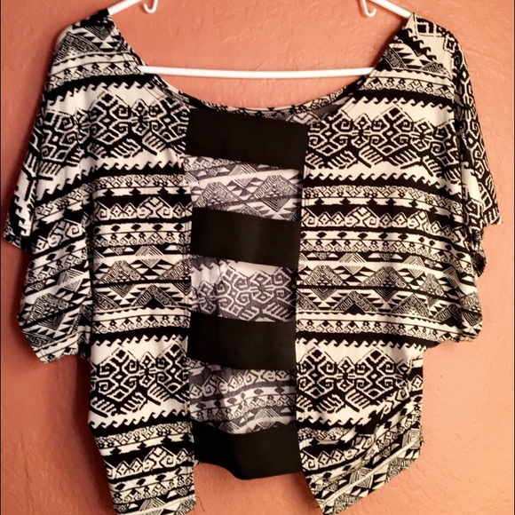 Aztec slit back top - Picture 2 of 4