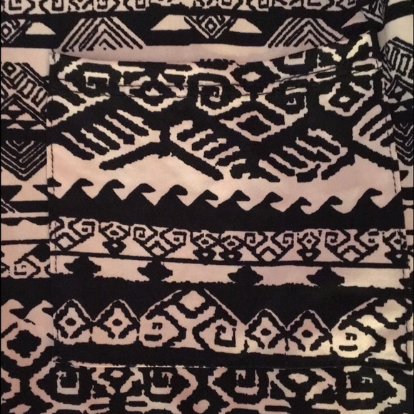 Aztec slit back top - Picture 3 of 4