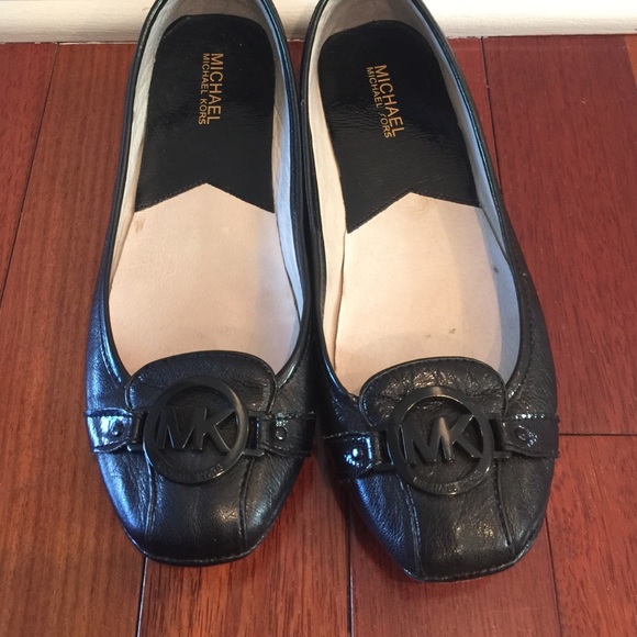 Micheal Kors flats